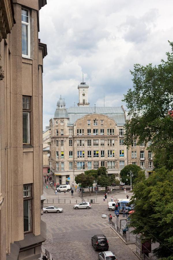 Leogrand Three Bedrooms Vip Apartments On Kniazia Romana 12 Lviv Exterior photo